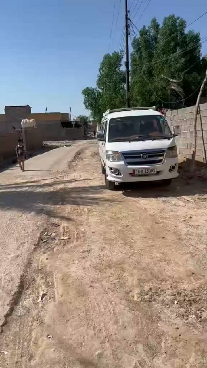 سلام عليكم بيت للبيع مساحه 250م مكون من غرفتين وحده 4×6والثانيه 4×5 وصاله 6×6 ومطبخ 4×5 واستقبال 4×6 وكراج 10م مجاري كاملة بشارع البيت عكادة فقط الصالة والاستقبال والصحيات مطبكات الغرف الارضية صب 
العنوان النهروان الدوانم خلف اسالة المي شارع السوالم للتواصل  فقط عل الاتصال فيس غير متواجد ***********
