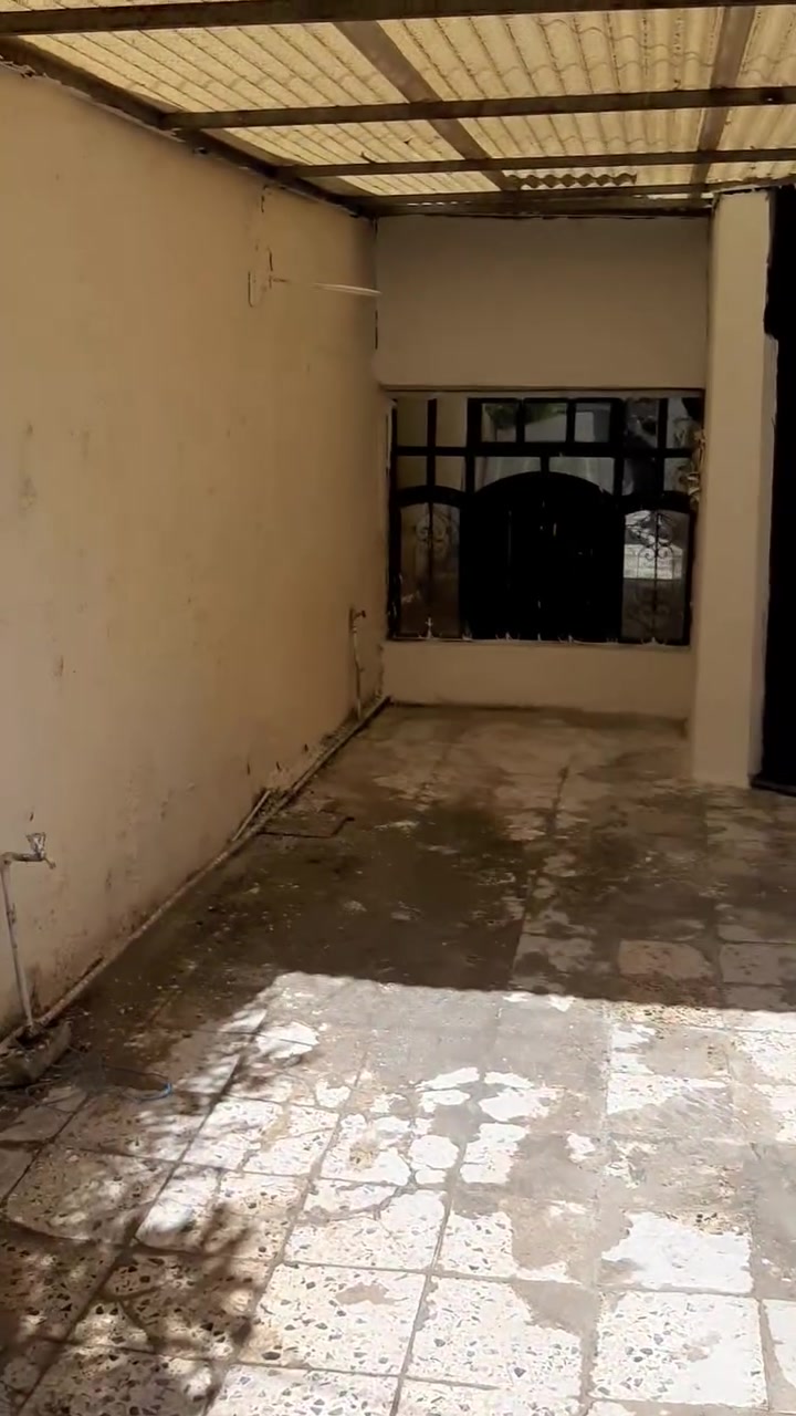 سلام عليكم  ...
بيت للايجار حي العامل شارع بيت الياباني يم حسينيه عبدالله الرضيع بيت 3 غرف اثنين صغار وحده جبيره سويت بيها حمام و جوه صاله و هول و مطبخ و صحيات و منور و هوه امصور  شارع نضيف جدا و امبلط 
اجاره ٦٠٠ 
للاستفسار ...
***********
