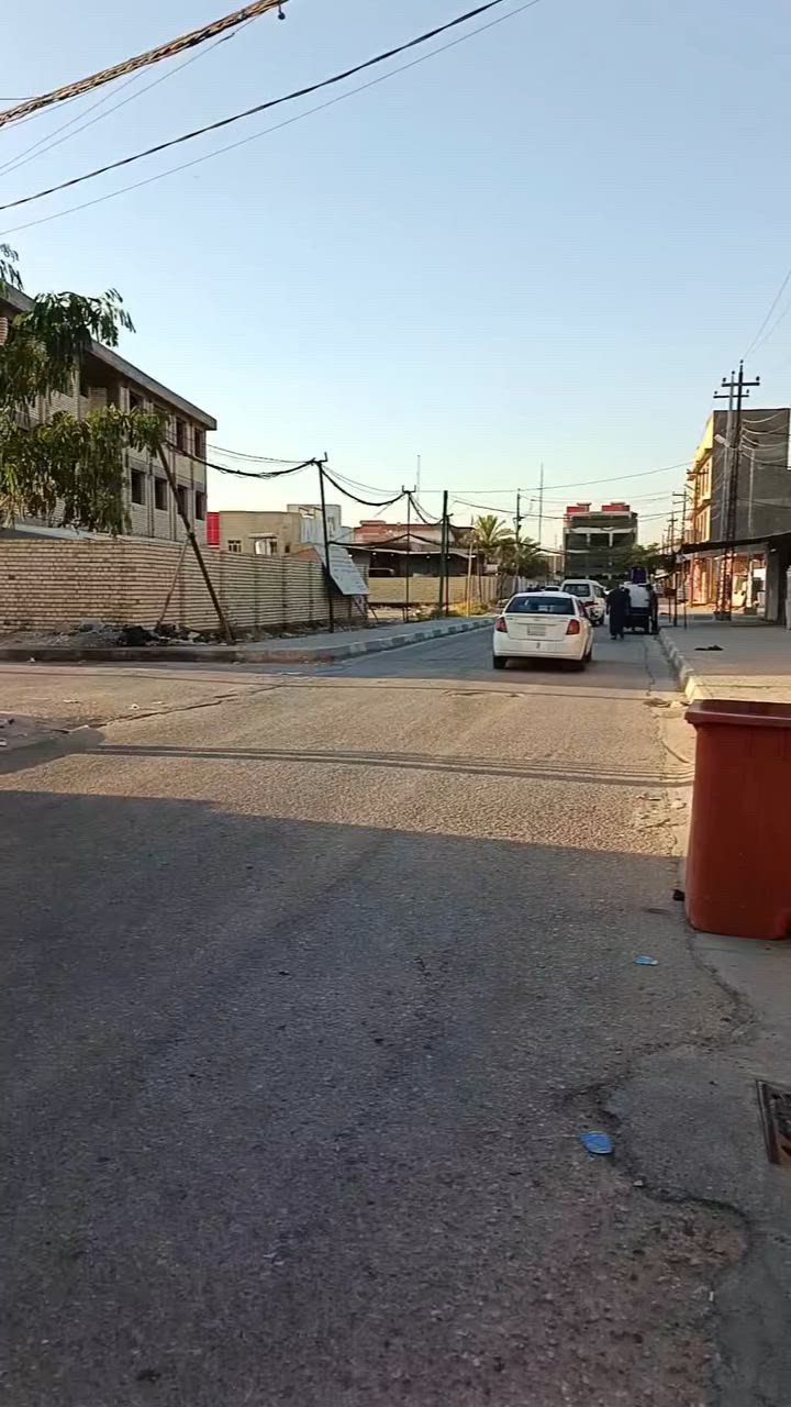 (بيت ١٣٠ متر طابو صرف) ((الموقع كربلاء المقدسة))بل لتحديد بقضاء طويريج حي العسكري شارع المستوصف مقابل المستوصف ))التفاصيل))البيت البناء طابوق كونكريت البيت طابق واحد يتكون من غرفة واستقبال وصالة ومجمع صحيات داخلية وخارجية ومنور وتحيطه أربع مدارس واسواقات وقريب على الشارع الرئيسي طريق الزائرين الشارع مقرنص))للستفسار بآدارة الوسيط العقاري الاستاذعلي خلف الشمري (***********)( ***********)للعازم على الشراء من المحافظات العراقية نحن في خدمتكم(( ملاحظة))غير مبرء الذمة كل عقار منشور يسرق من موقعنا الرسمي الخاص بينا فقط ويذهب يتفاوض مع صاحبة))
