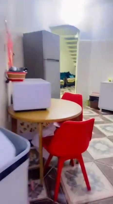 بيت للبيع طابو صرف شهداء البياع شارع المضخه الثاني مساحه ١٥٠ م  واجه ٦م نزال ٢٥م طابقين حديقه وكراج مع مدخلين صاله استقبال ومطبخ مع حولي كبير وغرفه نوم مع صحيات شرقي وغربي  والطابق الثاني يحتوي عله ٣غرف مع الصحيات وبيتونه وصطح بناء تسعينات التواصل وتساب 
***********
