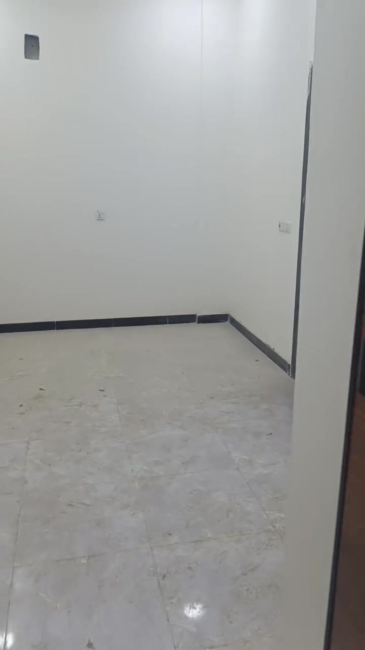 السلام عليكم ... توفر شقه زيرو للأجار غرفتين هول مطبخ خدمات شي كلش نضيف  بنايه جديده مجهزه بالكامل طابق ثاني ...الدوره حي دجله بالبدايه قريب جسر الجمعيه موقع حلو  الأجار 400  شهريا ..مجال بسيط .. فقط عوائل.. خاص أو وتساب على الرقم .. ***********
