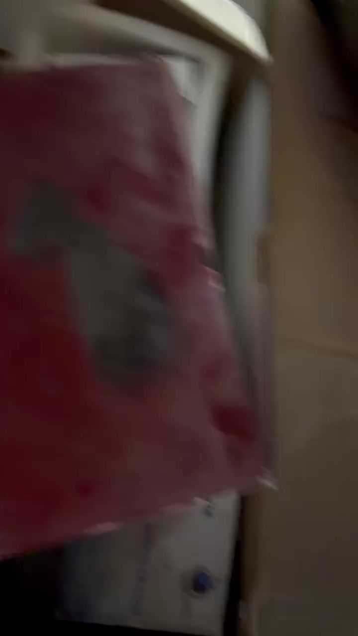 عندي شلعه كامرات ٥٠٠٠الف كأمره ٨٠٠ديفار خير موجود على الفيس ***********
