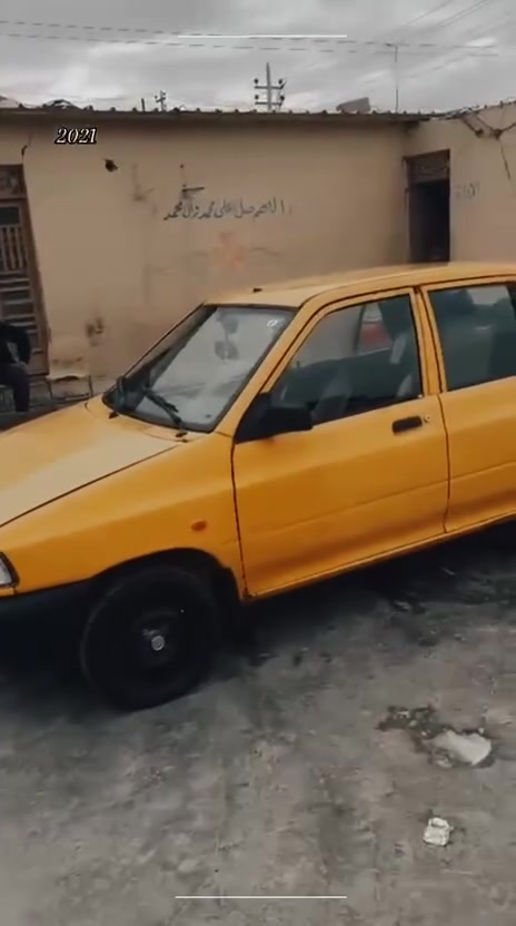 سلام عليكم سايبه مديل 21 للبيع سياره مبدل بنيد وجاملغ امامي وبيها الجاملغ الخلفي. بي بارد ميكنه جديده استوني شادها سياره حلوه المكان ديوانيه متواجد بل فيس وهاذا رقمي *********** سعر خاص
