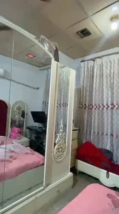 غرفه تركيه ملكيه جديده للبيع  كلشي ما بيها تتكون من جربايه ملكيه وميز مرايه وكنتور متكون من 14خانه  وبي قاصه وتتكون من مقعد وزاويه وجهين وميز أربع جرارات ربي شازلونه السعر خاص الغرفه يشهد الله نظيفه كدامكم كلشي ما بيها


**إذا كنت صاحب هذا الإعلان وتريد حذفه لأي سبب، رجاءا أرسل رسالة إلى الدعم الفني**