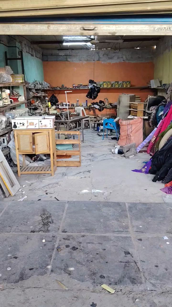 السلام عليكم محل للبيع داخل سوق الهواء شارع الباله تفاصيل الاتصال على الهاتف او بالفيديو *********** ابو مصطفى @أبرز المعجبين سوق الهواء شارع الباله حياوي الوافي
