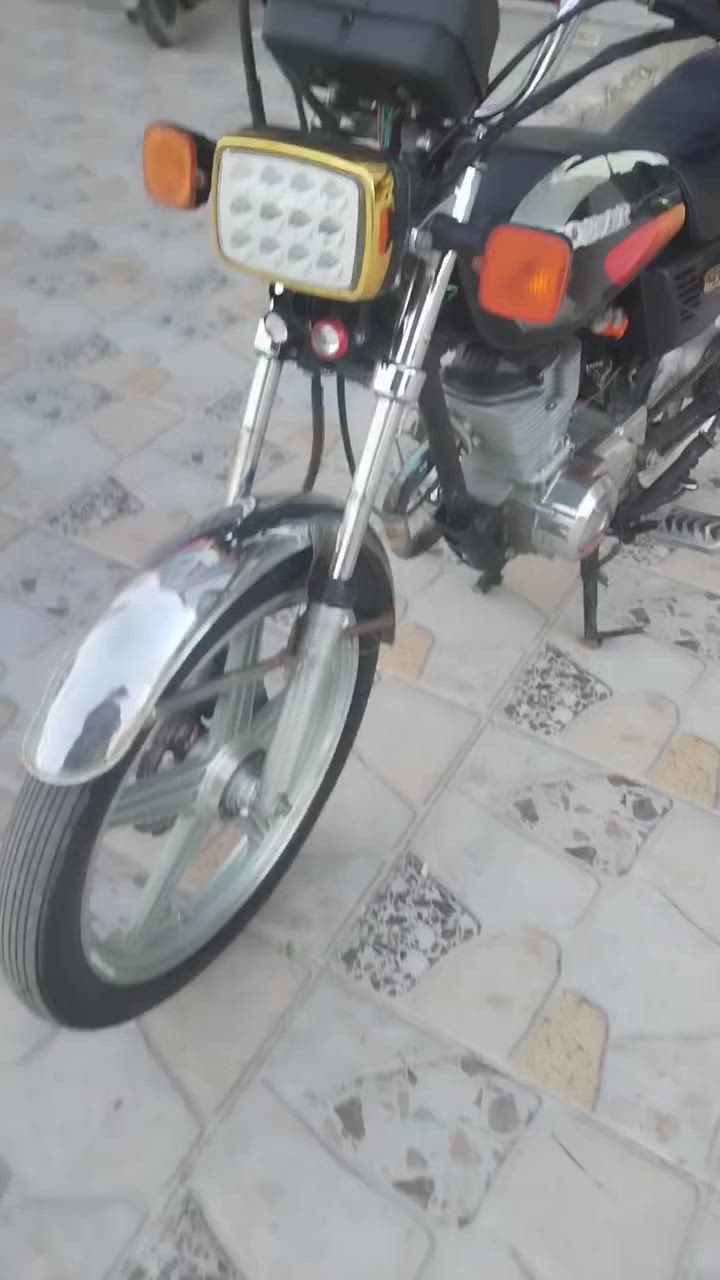 للبيع متور روبار ٥ غيارات. موديل ٢٠١٧ المكنه قويه وع لفحص معها وراقها مطلوب ٣٥٠. الف دينار دواليب طارات جداد. تعا فحصا وشوف تواصل ***********
