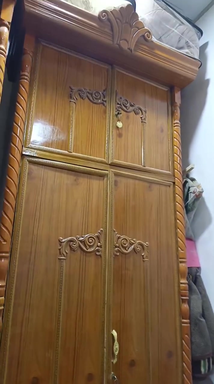 لبيع سعر 600الف اتصل ع هذا رقم ***********استخدمه نضيف كلش داخله
