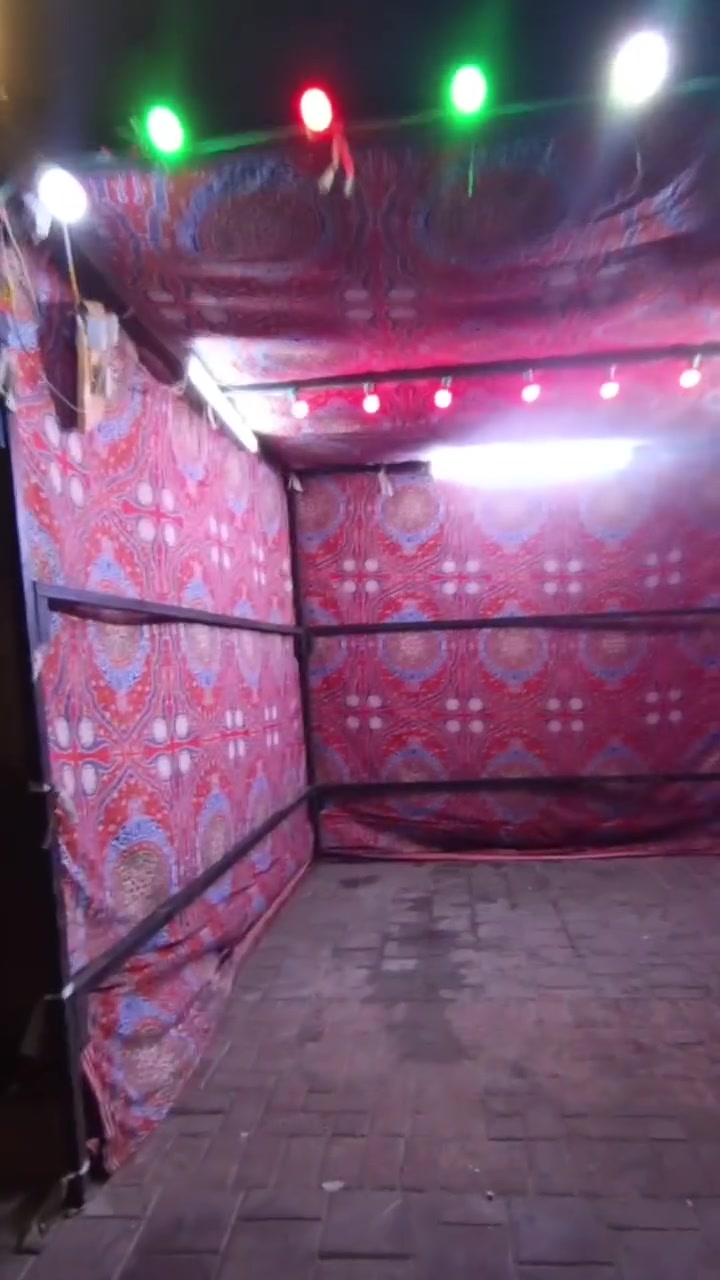 السلام عليكم تكية +جادر للبيع القياس
الارتفاع.  2.60 متر 
الطول. 3متر 
العرص 3متر
عنواني مدينة الصدر سوك مريدي شارع الفلاح
التواصل خاص او على الواتساب ***********
