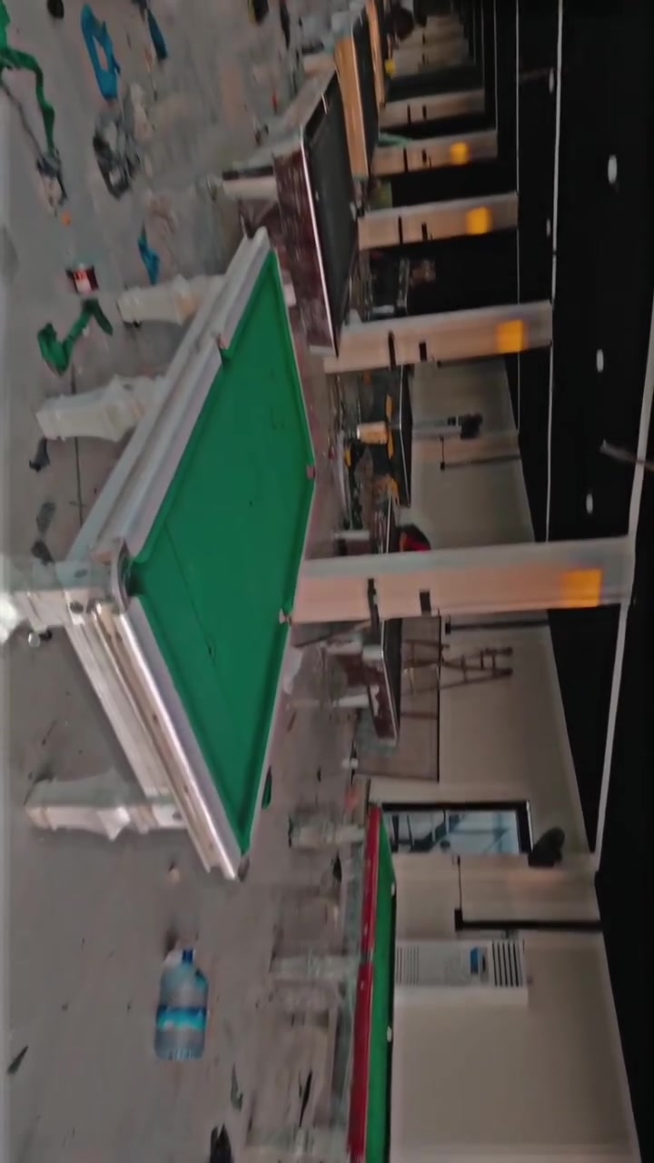 ميوزه مستخدم وجديد 🎱⬇️
☑️✅
يوجد لدينه توصيل 🚛لجميع المحافظات العراق...... ⬇️
☑️✅
ويوجد لدينه كادر مخصص لنصب لميز🎱....نقل وشد .... ⬇️
☑️✅
مع كيوبات طوبات 🎱🎱🎱... ⬇️
...... ⬇️...... 
الستفسار *********** بي واتس📞
