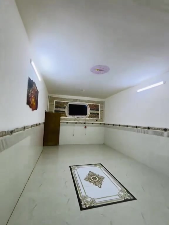 دار للبيع طابو صرف المساحه 225 متر
بناء طابوك السقف مسلح خدمات متكامله 
مجاري وتبليط الى باب البيت 
طابق واحد يحتوي على 
غرفتين نوم 
واستقبال
وصاله 
ومطبخ حار وبارد 
ملاحظه البيت كله سيراميك

وصحيات خارجيه وداخليه 
الاتصال على الرقم او المراسله على الواتساب 
***********
@إشارة
