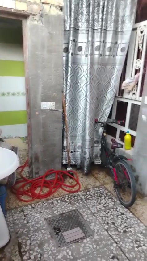 بيت للبيع المساحه 80 متر  قطاع 72  الفرع الاول بناء صب مسلح ما عدى الغرفه الاخيره
للاستفسار الاتصال على الرقم ‏‪***********‬‏ متواجد واتساب وخط السعر 97 وبي مجال للشراي
