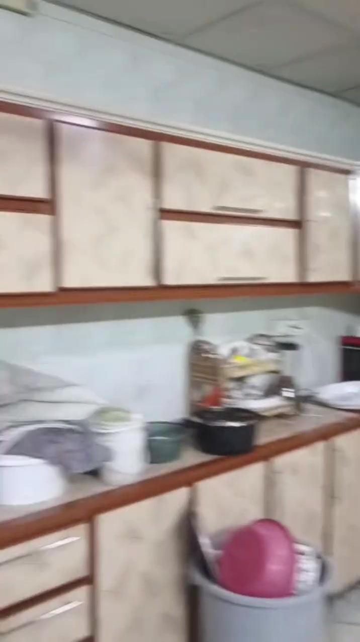 أسلام عليكم كاونتر للبيع مع المفرغه فصلته مليونين ونص ابيعه ب 800 الف وبي مجال مكاني كركوك القادسيه الاولى رقم مبايل ***********
