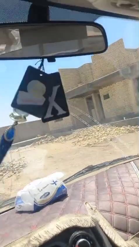 بحي الاسرى بل ضبط مقابل محطه ام واليد مساحه 217 متر واصهااء بناء حديث وماء اساله وكهرباء ما بيه تبليط فقط  تبعد عنهه 100متر محلات المرمر الي مقابل محطه ام واليد وراه صايره سند25 قرار محكمه سعره 28وبيه مجال راسليني ويدللل مو شراي لا تراسل فدوه العيونك تواصل وتساب أو تصال ***********
