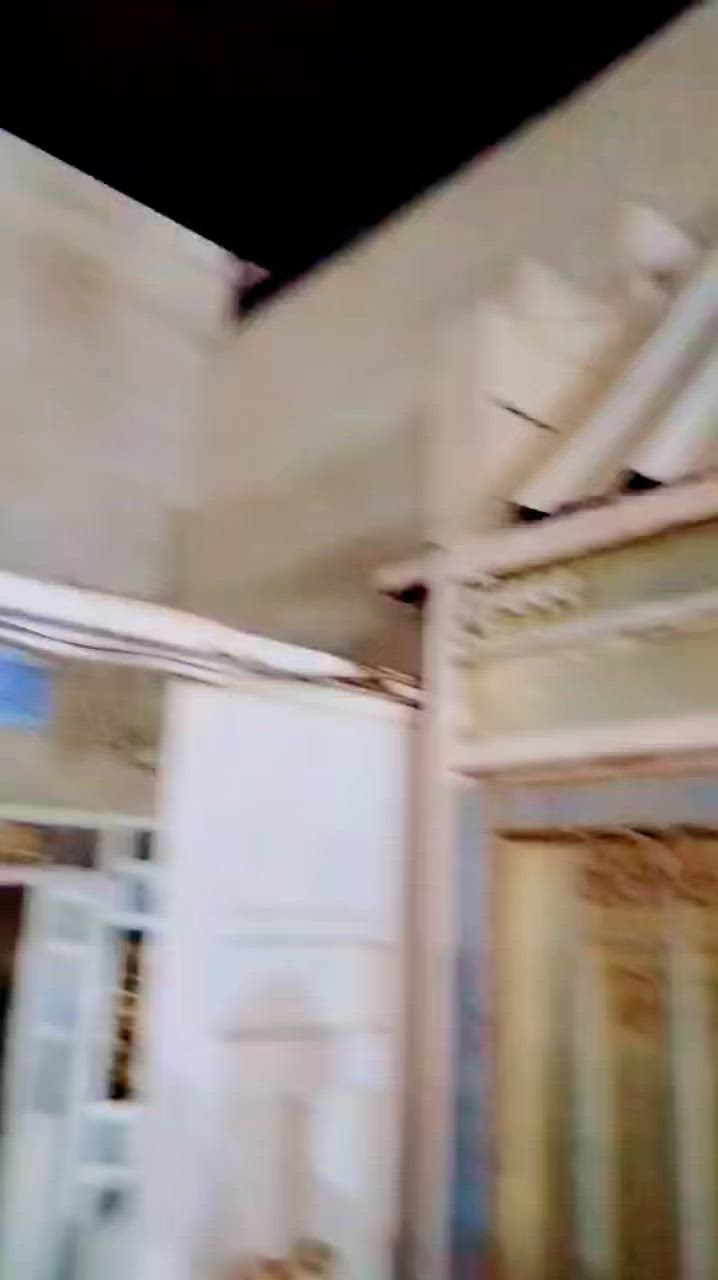 بيت ١٠٠متر طابقين عكاده نضيف بس ناصي عن الشارع بالميلاد منطقة ٤٤  يباع حساب عرصه ٦٥ مليون وبيه قليل مجال ***********

