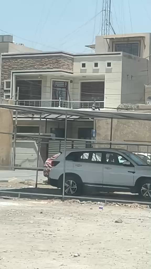 دار  طابو صرف للبيع بغداد جديدة تل محمد قرب التل مقابيل الغدير شارع الضريبة خلف الشارع العام من جهة سوق الطيور المساحة 150 متر واجهة ٩ ونص نزال 16 ونص بناء جديد مناقصة اي شي كلشي واضح بالفديو يتكون البيت من 4 غرف نوم مدخلين ع المطبخ ومدخل ع الصالة مع برج انترنت إيجارة يصير الك ونت مجاني مقابيلك مساحة تشجير كلشي واضح
للاستفسار واتساب ***********
