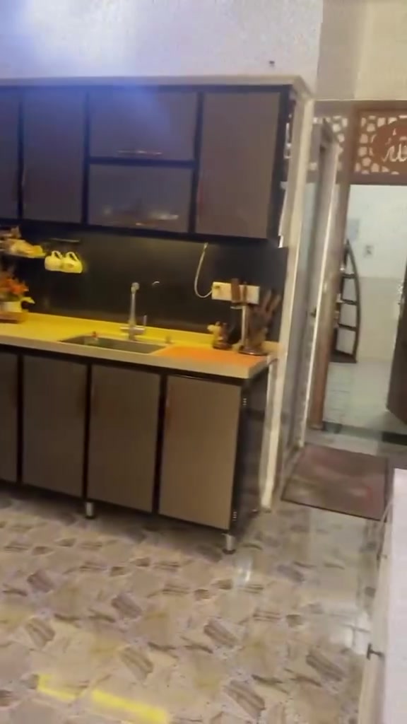 دار البيع مساحه ٨٠ متر
بناء حديث ٣ طوابق صطحين 
مكان زراعي ابو طياره شارع المستشفى 
السعر ١٧٥ وبي مجال التصال 

‪***********‬
