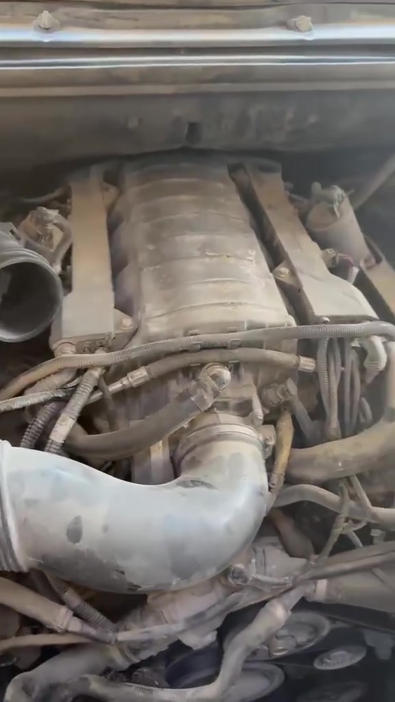 السلام عليكم شباب هذا جزء من شغلنه تبديل منظومه X5
مع تحوير كمبريسر والڤديو يحكم على النتيجة 
ملاحظة الورشة نشتغل كافة انو البي ام من ميكانيك + كهرباء  مو بس تبريد الموقع بغداد الدوره حي الصحه
*********** جاسم البياتي 
*********** مجيد الكهربائي
