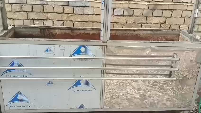 غراض  مطعم.. عارضتين طعام تركيه وعراقية وعربه قلي خمس عيون.. وطباخين اربع عيون واحد تركي ستيل والآخر عراقي  وكريل بركر عينين  وقداحه  ستيل اجنبي وميزين مطبخ ستيل ...  كلهم بمليونين... ليحتاحهم يتصل  الرقم.. ***********...
