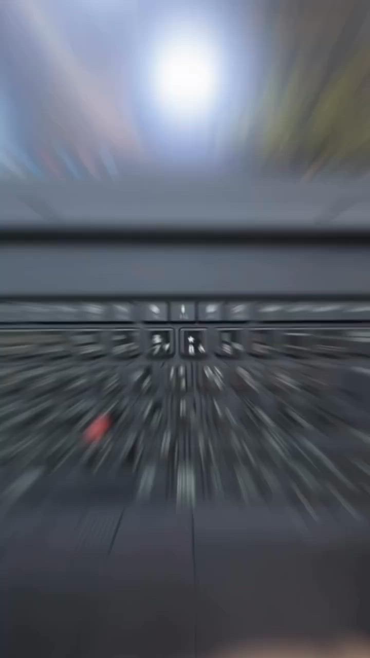 الموديل: Lenovo ThinkPad L570
بسعر 225 الف فقط وبي مجال
 • المعالج: Intel Core i5 – الجيل السابع
 • الرام: 8GB DDR4
 • التخزين: 256GB SSD (سرعة إقلاع وتشغيل عالية)
 • حجم الشاشة: 15.6 إنچ
 • الدقة: عاليه الوضوح
 • كرت الشاشة: Intel HD Graphics مدمج
 • المنافذ: USB 3.0 – Type-C – HDMI – VGA – LAN
 • النظام: يدعم Windows 10 / 11
 • البطارية: أداء عملي للاستخدام اليومي

مميزاته:
✔ مناسب للدوام، الدراسة، المحاسبة، وبرامج الأوفيس
✔ سرعة ممتازة بفضل الـ SSD
✔ هيكل قوي من فئة ThinkPad العملية
✔ كيبورد مريح جداً للعمل الطويل
هدايه حقيبه وماوس والشاحن