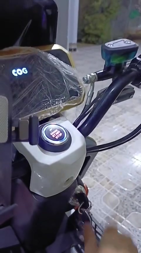 السلام عليكم دراجه شحن 2025x900
دراجه جديده بمعنى الكلمه ماصارله سبوع من ماشيه
 دراجه ماناقصه اي شيء دراجه مكفوله
كلشي بيهه شغال هورن دبل اشاره لايت عالي وناصي بريك امامي وبريك خلفي تتقفل وتتفتح وبيهه بصمه وسويج
السعر 550 وبيهه مجال حك الجيه
رقم الهاتف ***********

