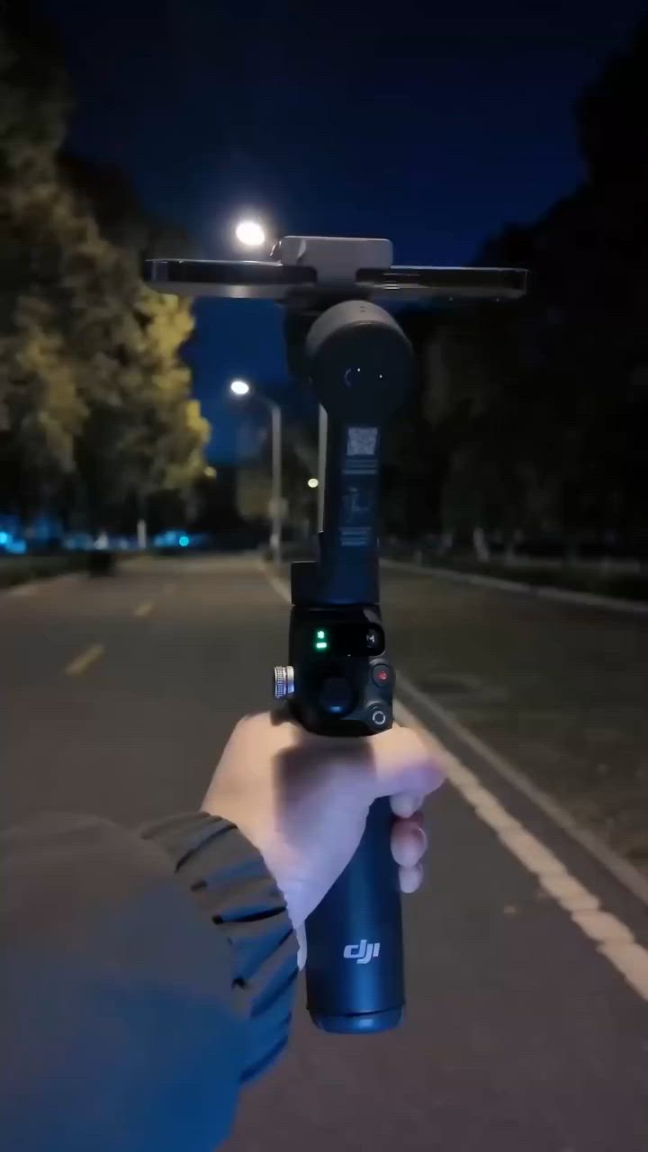 "وداعاً للاهتزاز، وأهلاً بالاحترافية! السينمائية صارت بجيبي مع Osmo Mobile 8
"."دوران 360 درجة وتثبيت خيالي.. صناعة المحتوى صارت أسهل وأمتع
"."القصة حلوة، بس لما تتصور بـ Osmo Mobile 8 بتصير أحلى

للتواصل 
📞 للحجز أو الاستفسار: 0113325973/4
0983325973                                    
0943325975
واتساب.
https://chat.whatsapp.com/GRJmHLB83300M1IfuppoCK
انستغرام
https://www.instagram.com/plutocenter/
متوفر شحن لجميع المحافظات 
التوصيل مجاني ضمن مدينة دمشق 
دمشق ساحة المحافظة امتداد فندق الشام مقابل فندق اميه


**إذا كنت صاحب هذا الإعلان وتريد حذفه لأي سبب، رجاءا أرسل رسالة إلى الدعم الفني**