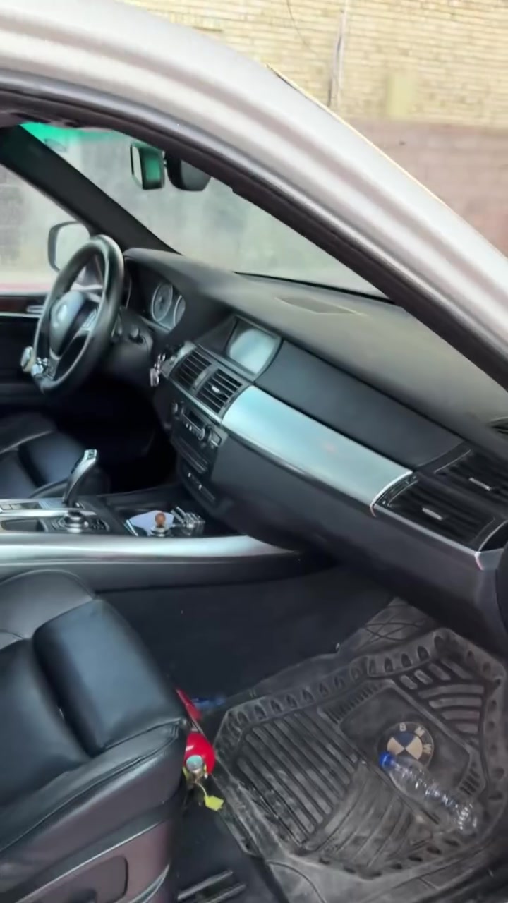 السلام عليكم 
BMW x5 e70 2012

محرك ديزل N57 
السياره مكفوله من الصبغ والضربه والتبديل والبارد 
فول مواصفات بموديلها 
رقم أنكليزي تريد تحول او وكاله

للاستفسار أكثر مراسله الخاص او الأتصال:***********
