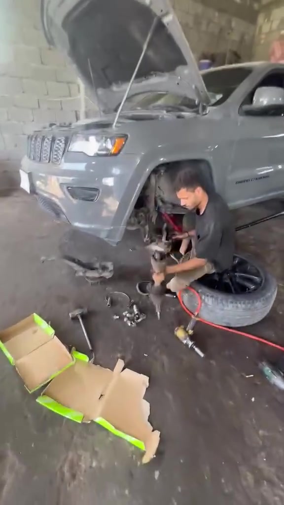 السلام عليكم اخوتي الاعزاء تقدم ورشتنا الورشة الفنية في البصره لصيانة السيارات 
الى جميع الاخوه الراقبين بالذهاب الى زيارة الاربعين في سياراتهم  وكذالك الاخوه اصحاب المواكب الذينه يخدمون الزوار  فحص وتجيك سياره وبرمجه مجانيه بثواب سيدي ومولاي اباعبدالله الحسين عليه السلام  ( من يوم السبت المصادف ١٨/٧/٢٠٢٦ الى نهاية الاربعينيه واحنه بلخدمه) الفحص وتجيك الى جميع سيارات 
(العنوان /البصره دور الضباط الشارع الخدمي المنظومة خلف شركة الوسام للايطارات) ( تقبلوا تحياتنا الورشه الفنيه في البصره باداره اخوكم عباس ابو كيان والاخ عبدالله 
(***********//***********)
