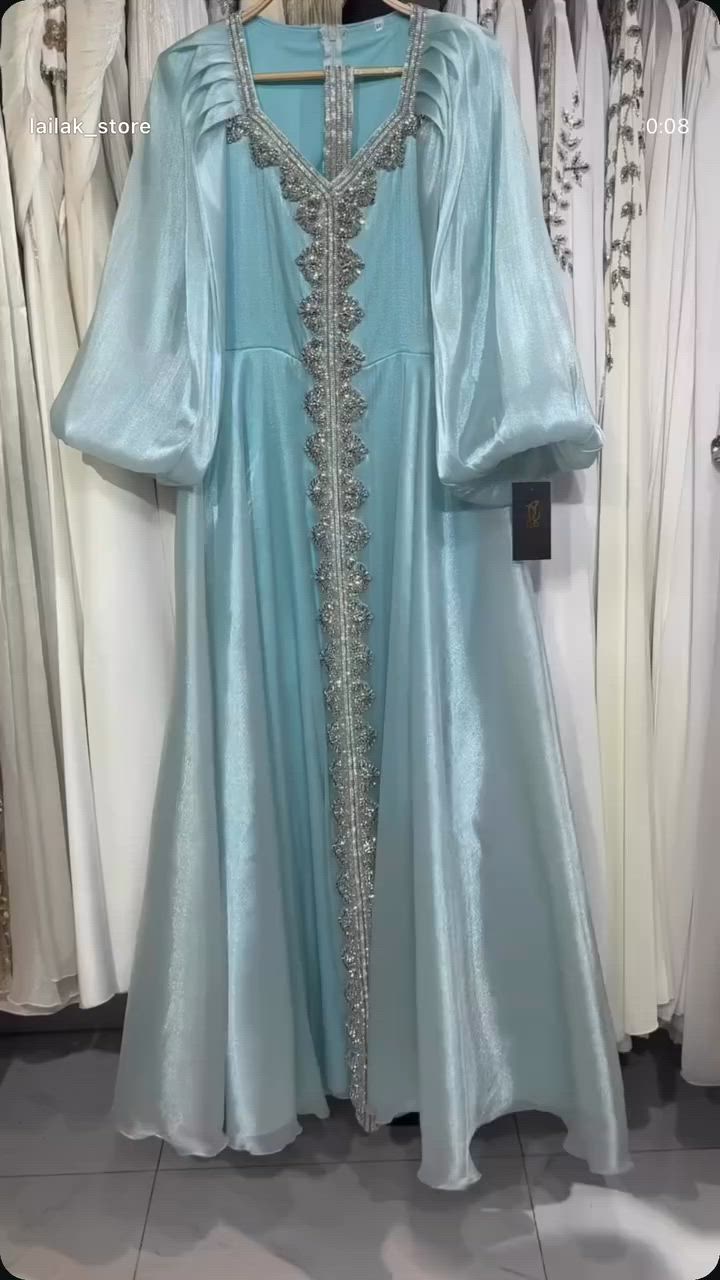 هلو بنات عندي هذا القفطان لون سمائي قياس xl يلبس وزن لحد ٨٥ وطول اكثر من ١٦٠ اخذته ب٢٠٠ الف واريد ب١٠٠ الف وتوصيل مجاني


**إذا كنت صاحب هذا الإعلان وتريد حذفه لأي سبب، رجاءا أرسل رسالة إلى الدعم الفني**