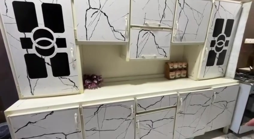 السلام عليكم غراض بيت للبيع نظيفات مال بيت مكاني الاعظميه ***********
