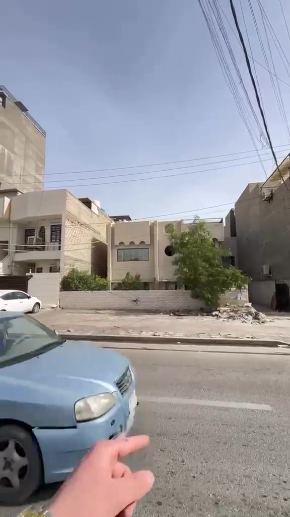 رمز البحث 302
للإيجار بيت تجاري مميز – الداودي محلة 613
📍 شارع سكة
📐 المساحة: 300 م²

المواصفات:
 • 5 غرف نوم
 • 2 صالة واسعة
 • مطبخ حار وبارد
 • 2 خدمات
 • حديقة
 • كراج سيارة

البيت موقعه ممتاز، يصلح تجاري، قريب من الشارع العام ومناسب 
25 ورقه قابل لتفاوض 

***********
واتس

#منصور #عقارات #تجاري #موقع_مميز #بغداد #الشعب_الصيني_ماله_حل😂
