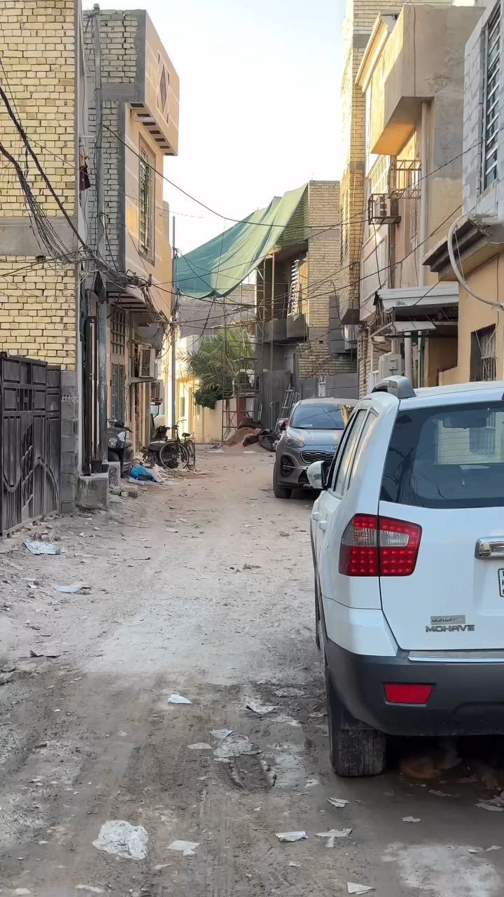 🏡 دار سكن للبيع – في محافظة كربلاء المقدسة

📍 الموقع: حي العباس – نهاية الفرع الثالث، بداية الزراعي

🔹 سند 25 مداور مباشر 

🔹 يمتاز بوجود مدخلين:

مدخل من جهة البارون

مدخل من جهة شارع بغداد

📐 المساحة: 60 متر²

📏 الواجهة: 6 متر

🏠 تفاصيل الدار: طابقين .

الطابق الاول :سقف كونكريت مسلح .

الطابق الثاني : عكاده .

3 غرف نوم

استقبال

صالة

مطبخ

مجموعة صحية عدد 2 

✅ موقع مناسب للسكن وقريب من الشوارع الرئيسية.

■ علماً الدار يحتاج ترميم .

للأستسفار مراسلة الصفحة 

أو الاتصال ع الارقام الآتية 

***********

