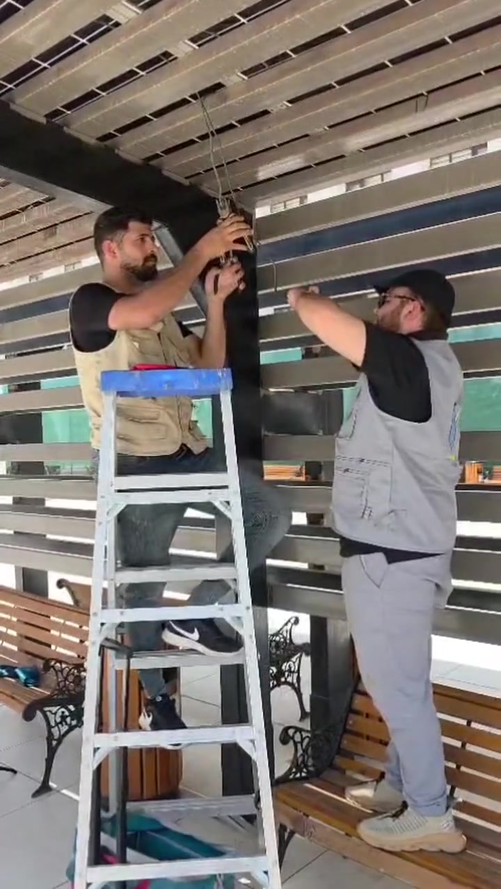 ⚡ خلف كل منظومة تعمل بكفاءة... فريق صيانة يعمل باحترافية.

جانب من أعمال الصيانة والدعم الفني التي ننفذها في شركة القيثارة للخدمات الكهربائية والطاقة المتجددة داخل جامعة الشعب، لضمان استمرارية التشغيل بأعلى مستويات الجودة والاعتمادية.

نحن لا نكتفي بالتنفيذ... بل نضمن استمرارية الأداء.
✨ مع القيثارة... الطاقة لا تتوقف، والثقة تبدأ من أول خدمة! 🚀

📞 للاستفسار والحجز:  [***********.]
