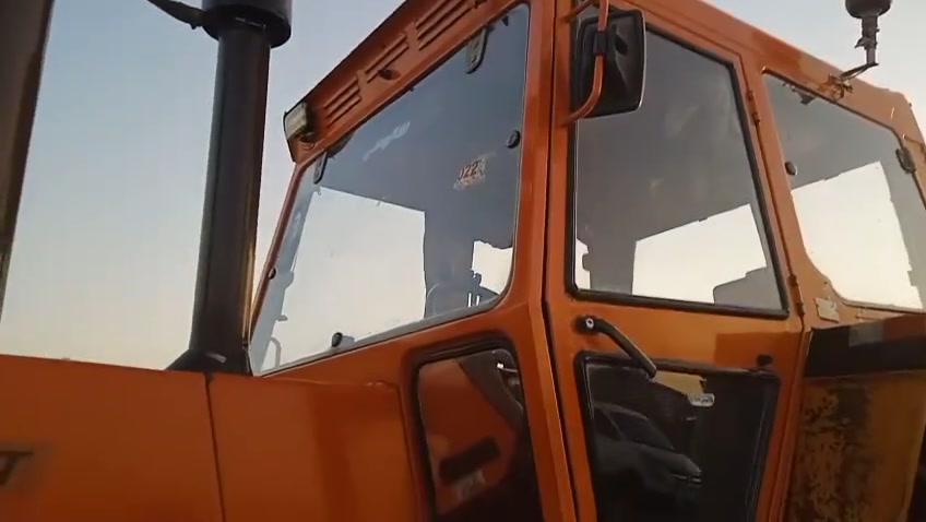 مكينه للبيع حجم 1880 منفيس مكفول عام كير محرك ااكسن شركه شرط معه ليزر عمل ٣ ونص متر تصل ***********
