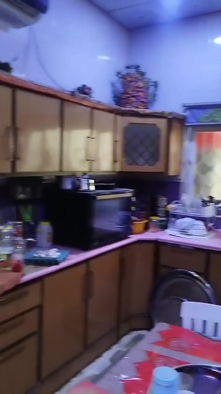 كونتر تفصال تركي للبيع مستعجل مساحه إلى يرهم عليه 5*4سعر 950نضيف كلش وبيه مجال الرقم ***********
