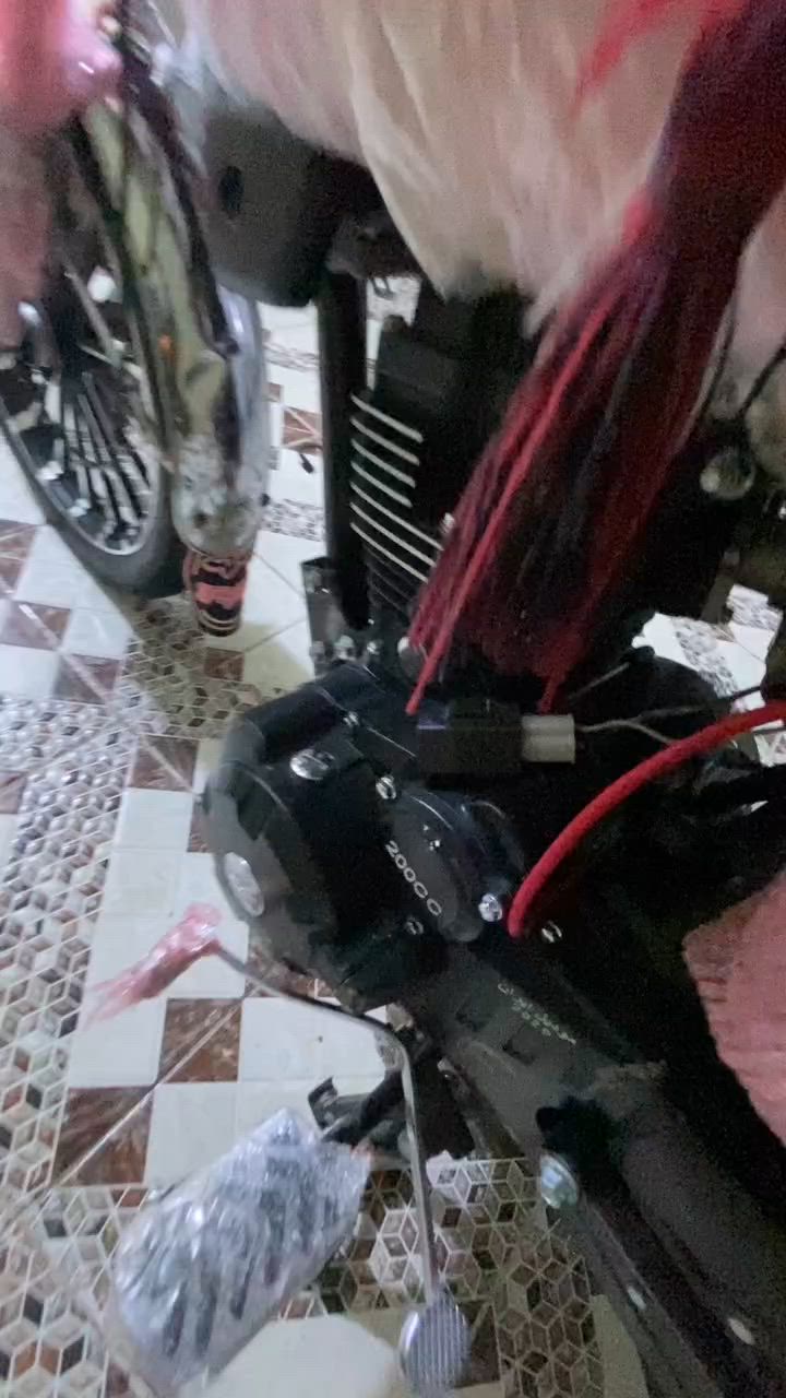 سلام عليكم دراجه سيفان ⚔️ زيرو ماصارله هواي من طلعت من المعرض دراجه وكاله عله وضعها دراجه موديل 2026🦅مكفوله كفاله عامه دراجه احله من صوره سعر 775 وبيه مجال حك جيه مكان ديالى الخالص ت***********اوراق كامله مكمله
