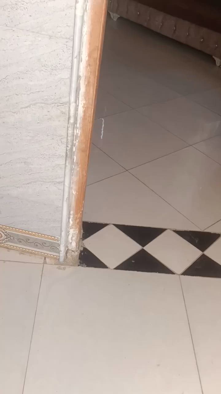 السلام عليكم ورحمه الله ارض للبيع المساحه دونم وربع مع دار سكن حديث متكون من اربع غرف نوم مع استقبال مع صاله مطبخ وصحيات داخل وخارج على المشروع مباشر يم جسر المسعودي 3دقائق عن السوك من يرغب الشراء اتصل على الرقم التالي ***********. ***********
