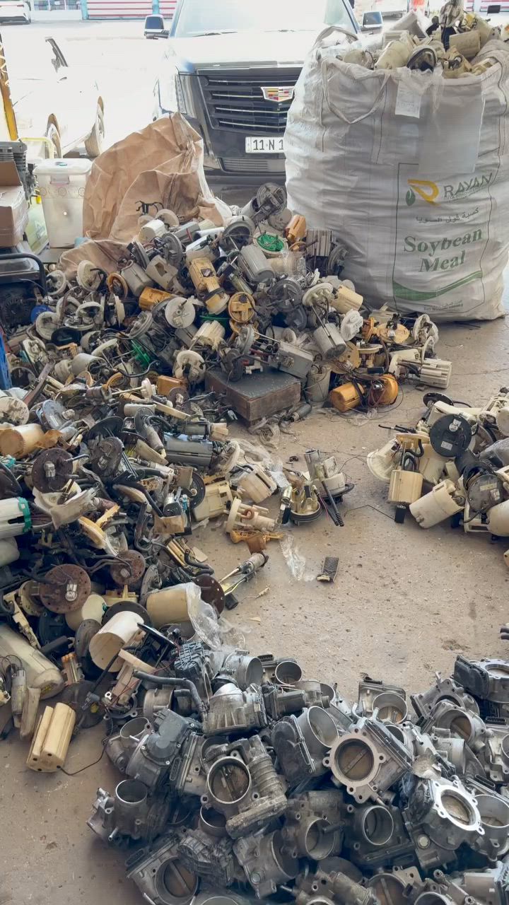 البيع جمله فقط ✋
عبوات فيتبم كوري لبه جوكر !!
سعر القطعه 10 الف جمله فقط 
اقل طلب 10 قطع 
يوجد توصيل لكافه محافضات العراق 🚗

عنوان - ديوانيه قضاء غماس 📍

ريسان ***********
ريسان ***********
