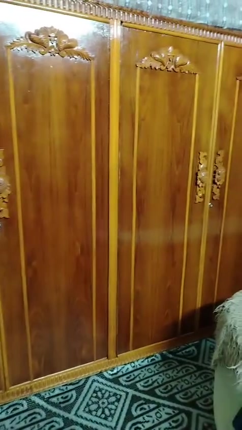 غرفه النوم لبيع لستفسر اتصل على ***********
