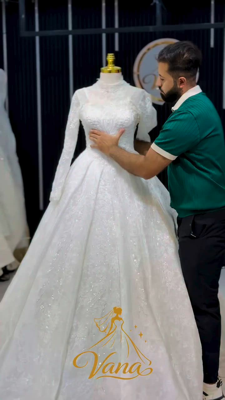 وراء كل فستان زفاف حكاية، ووراء هذا التصميم تحديداً... ساعات من الإبداع والدقة لتبدي بأجمل طلة في يومكِ الكبير. 💍
#سنتر_ڤانه_للاعراس سنتر_ڤانه_للاعراس 
#حصري واحدث الموديلات الملكيه والفصالات الاوربيه والتركيه
متوفره لدنيا 
#هاينيك ملكي #دانتيل_فرنسي 
يوجد كلولكش غير معروض داخل المحل
#موصل_سوق_النبي_مجمع_مكةمول ط2
سنتر ڤانه للاعراس


**إذا كنت صاحب هذا الإعلان وتريد حذفه لأي سبب، رجاءا أرسل رسالة إلى الدعم الفني**