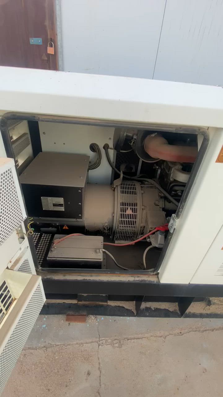 مولد بيركز صيني 60 كيفي درجه اولئ مشتغله 190 ساعه بدون حمل  مكاني بصره البترو كيمياويات الي اريده يتصل عليه وعندي مثله بعد عاطله وعني وحده مستعمله 1600 ساعه  ما موجود ع فيس تصل وتدلل ***********
