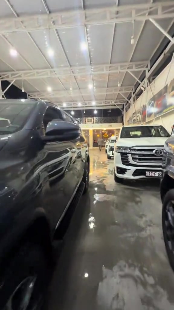 شركة أسد بغداد لتجارة السيارات 🚘 تويوتا فورتشنر 2023 📍 عداد المسافة: 29 ألف كم 💰 السعر: 242 ورقة ✅ حالة السيارة مكفولة يوجد فقط بارد خفيف في الجاملغ الخلفي الأيمن. 📹 تفاصيل أكثر داخل الفيديو. 🔥 معرض أســد بغــداد لتجارة السيارات 🔥 📍 الموقع: بغداد – الكريعات – معرض أسد بغداد 🔄 الخدمات: بيع ✅ | شراء ✅ | مراوس ✅ 📞 للاستفسار: 📱 *********** – علي 📱 *********** – علي 📱 *********** – ليث 📱 *********** – عبدالله 🚘 #أسد_بغداد 🚘 #تويوتا 🚘 #فورتشنر 🚘 #Fortuner 🚘 #سيارات_بغداد 🚘 
