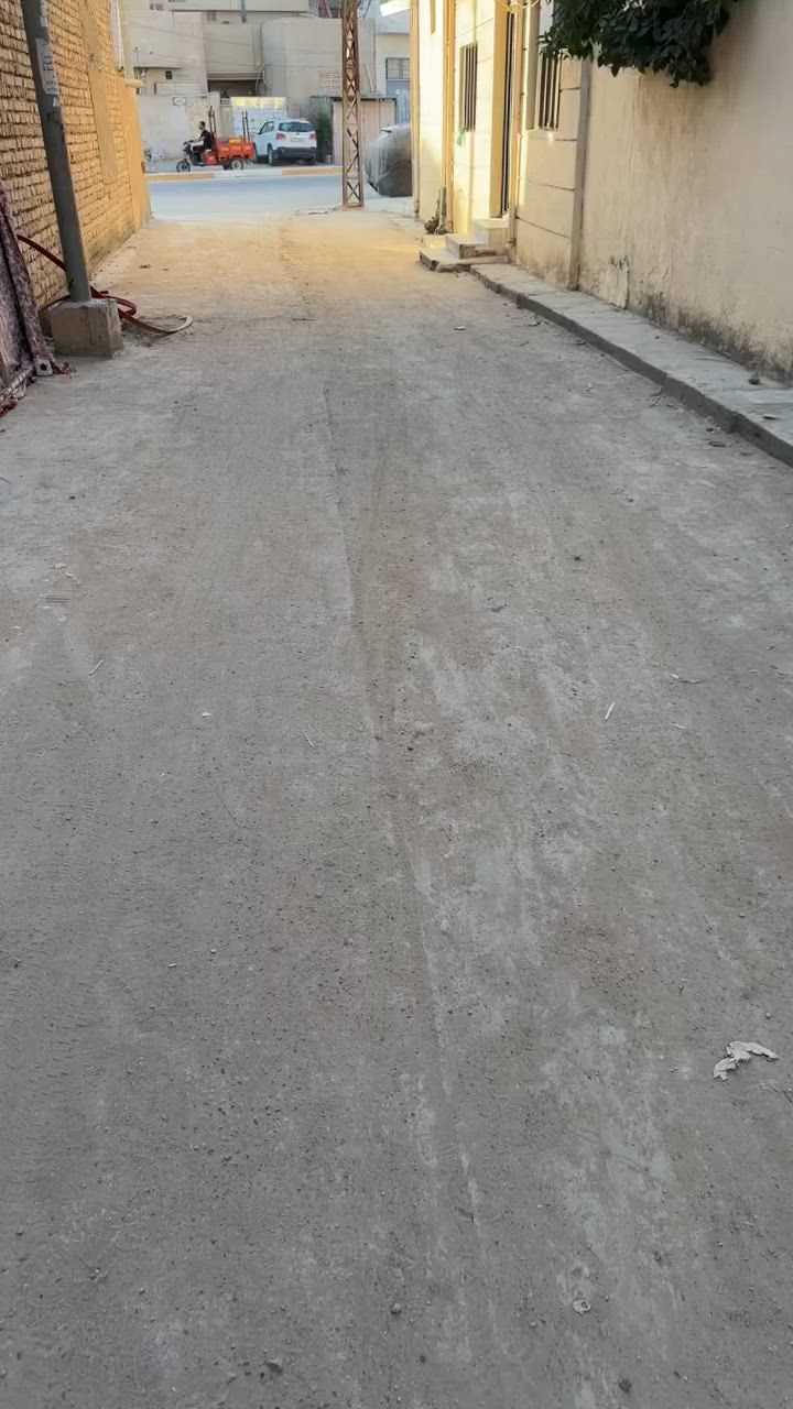 🏡 دار سكن للبيع – في محافظة كربلاء المقدسة

📍 الموقع: حي العباس – نهاية الفرع الثالث، بداية الزراعي

🔹 سند 25 مداور مباشر 

🔹 يمتاز بوجود مدخلين:

مدخل من جهة البارون

مدخل من جهة شارع بغداد

📐 المساحة: 60 متر²

📏 الواجهة: 6 متر

🏠 تفاصيل الدار: طابقين .

الطابق الاول :سقف كونكريت مسلح .

الطابق الثاني : عكاده .

3 غرف نوم

استقبال

صالة

مطبخ

مجموعة صحية عدد 2 

✅ موقع مناسب للسكن وقريب من الشوارع الرئيسية.

■ علماً الدار يحتاج ترميم .

للأستسفار مراسلة الصفحة 

أو الاتصال ع الارقام الآتية 

***********
