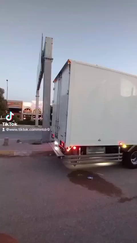 سلام وعليكم هينو شيطان يسره بلاد موديل 2017 محرك 6سلندر 80سوبر طول 7وربع شاصي محسن مكان كركوك استفسار***********
