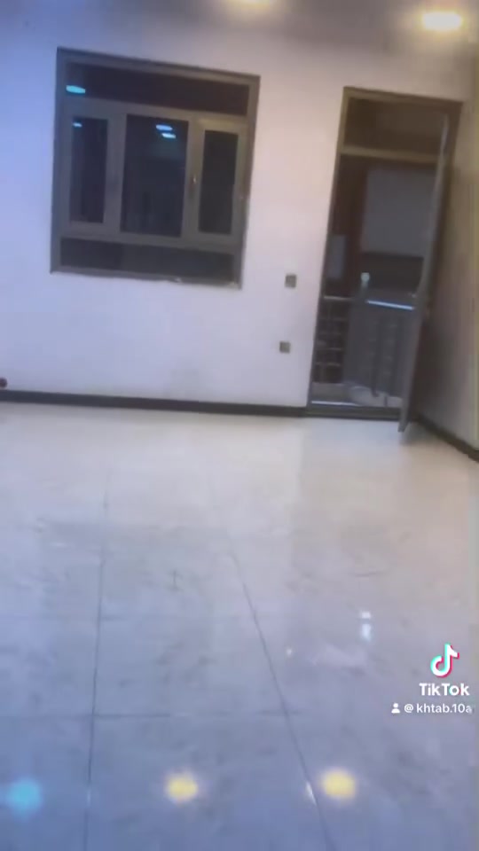🏡 شقة للإيجار | زيونة - محلة 710
✨ فرصة مميزة للسكن العائلي

📍 الموقع: زيونة - محلة 710
📐 المساحة: 120 متر
🏢 الطابق الأول | 🛗 مصعد

🔹 تتكون من:
🛏️ غرفتين نوم كبيرتين (إحداهما ماستر)
🛋️ صالة واسعة ومريحة
🍽️ مطبخ معزول
🚿 دورة مياه عدد (1)
🌿 بلكونة
🚗 كراج كبير للسيارات

💰 السعر: 950,000 دينار
✨ يوجد مجال بالسعر

📞 للاستفسار والحجز:
*********** (اتصال & واتساب)

خطاب الربيعي للعقار
🥇 شعارنا:
لسنا الوحيدين... ولكننا نسعى دائماً لنكون الأفضل في خدمتكم.
