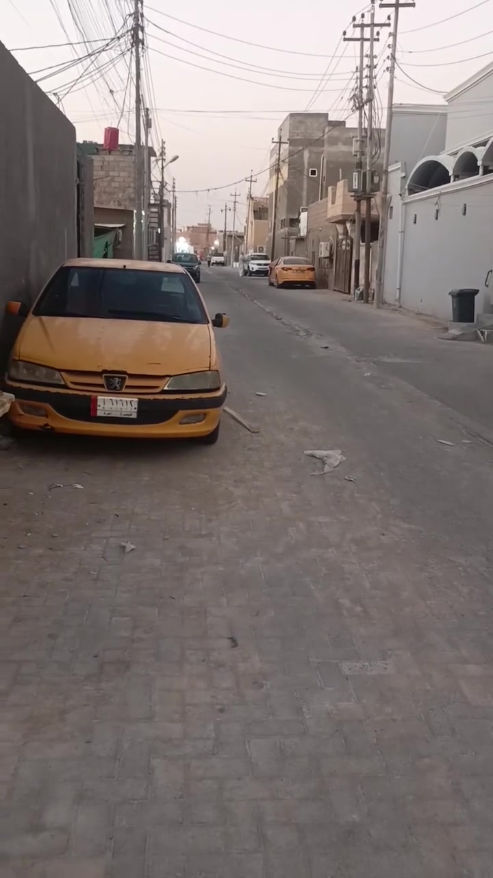 بيت للبيع مساحه 120يحتوي البيت ع غرفتين ودوانيه ومطبخ وصحيات نوع العقار طابو صرف جنس العقار زراعي سند 25 بسمنه البيت مع الاثاث سعره 105 بدون اثاث 100 العنوان بصره تنومه شارع الاطفاء  رقم الاسفسار ***********
