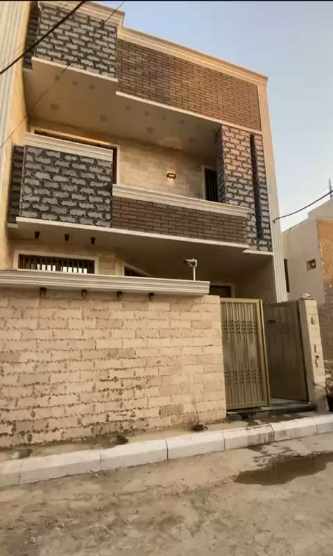 دار للجار الدوره الجنابي خلف كليه الفرابي مساحه ١٠٠ م اربع غرف نوم صاله مطبخ حمامات استفسار ***********

