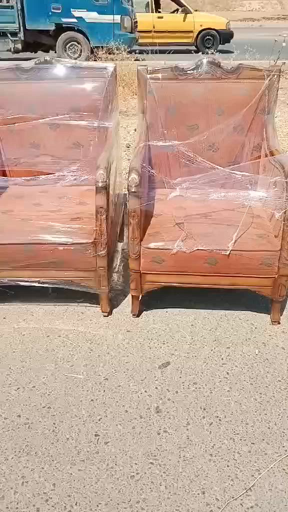 تخم البيع نضيفه اي عيب مابيه السعر 200 وبيه مجال الشراي يخابر
‏‪***********‬‏
