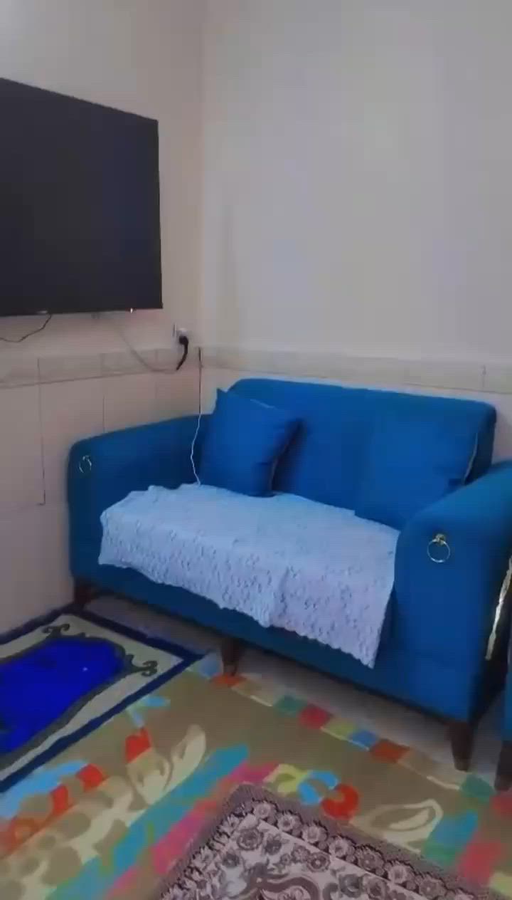 السلام عليكم
للبيع نص قطعه 72 متر مربعه موقع زين  قطاع 55 خلف مستشفى الشهيد الصدر  والتفاصيل الباقيه  موجوده بل الفديو  للستفسار التصال على الرقم *********** (واتساب )
