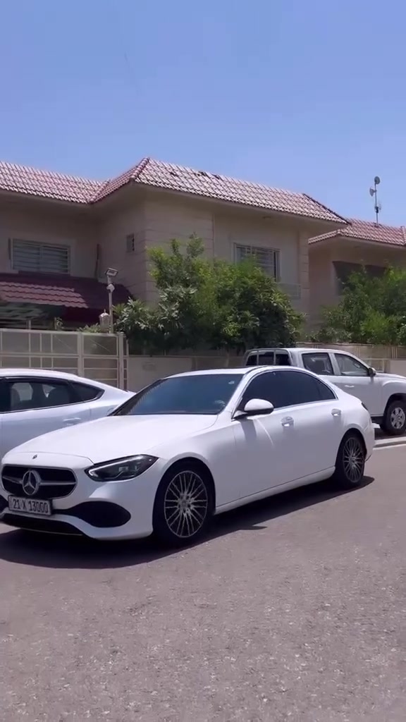 2024
فول داخل كريمي 
حافة البنيد صبغ بدون دواخل بدون ايرباك 
ماشه 30 الف 
مكان السياره السليمانيه و اربيل 
سعر 358 ورقه 
جام مضلل او تأمين بيه 
***********
