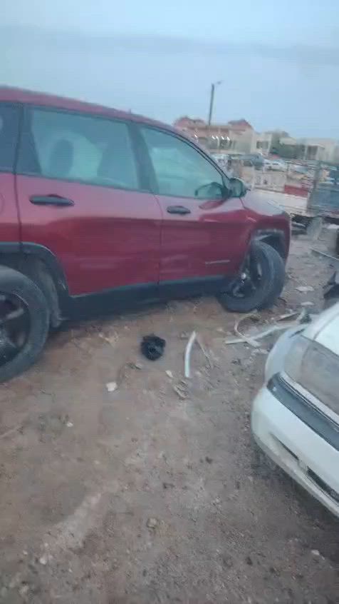 سيارة جيب شيروكي للبيع حادثها مرفق بالصور تباع على وضعها للاستفسار الاتصال على الرقم ***********
